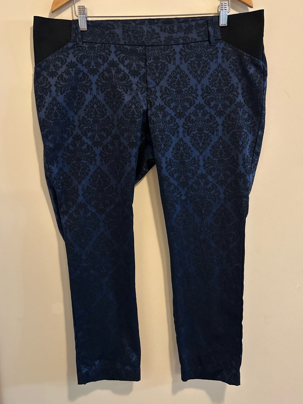 Old Navy Maternity Pixie Side Panel - Navy‎ Blue and Black